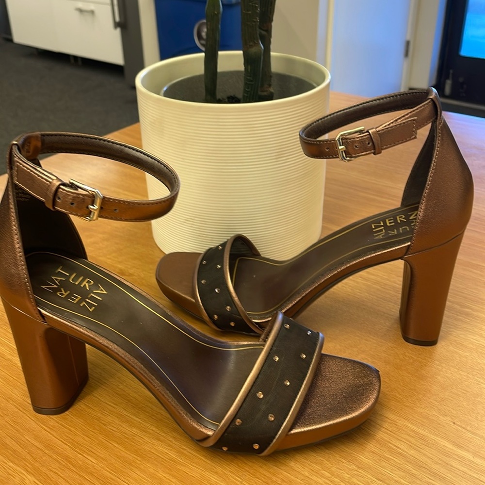Naturalizer cooper/black platform sandals